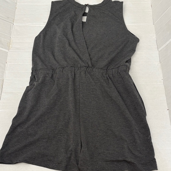 Doe & Rae Charcoal Sleeveless medium Romper - Picture 5 of 11